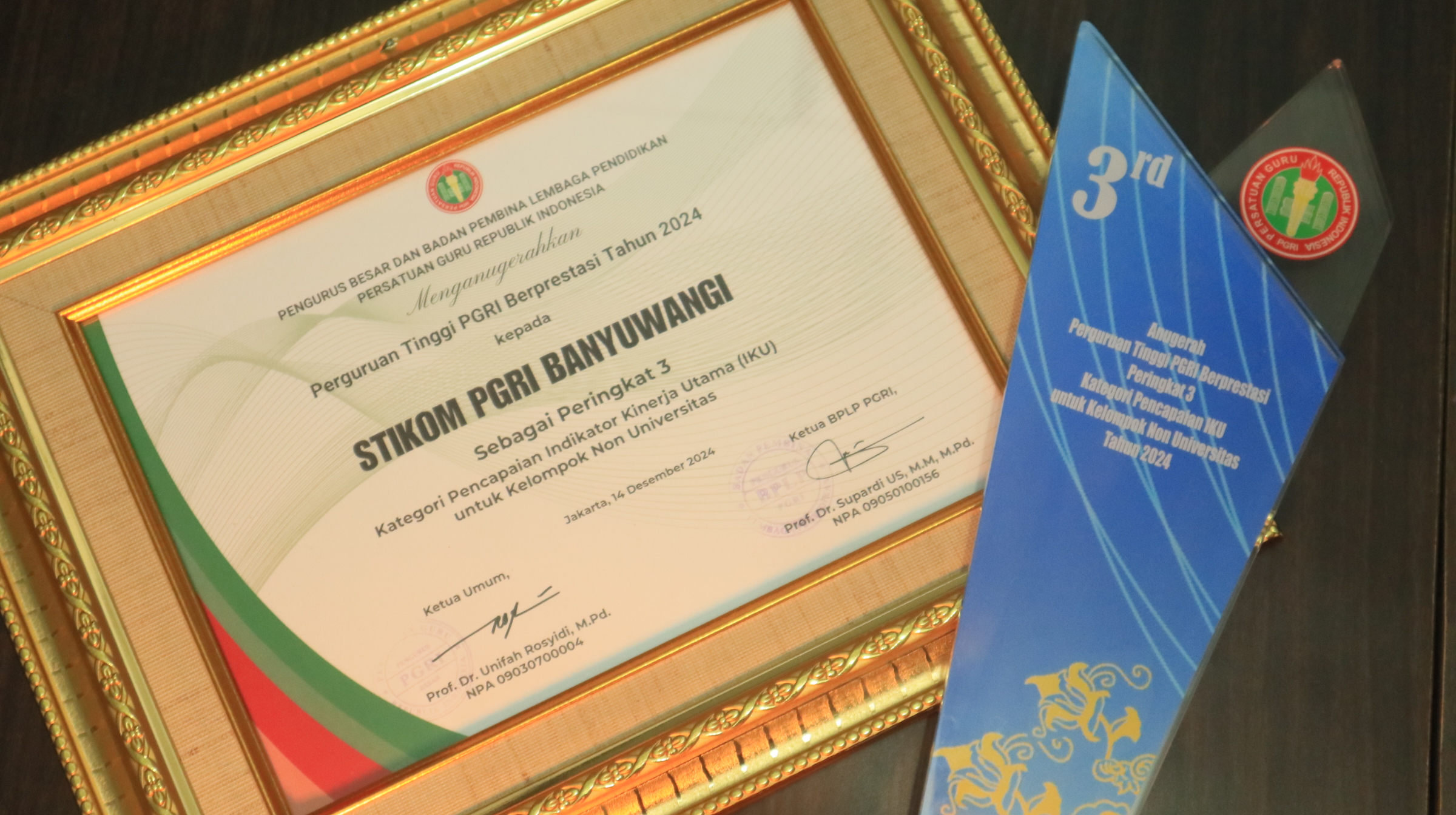 Best of 2024 Achievement : STIKOM Banyuwangi tetap eksis di kancah nasional melalui Anugerah PGRI 2024